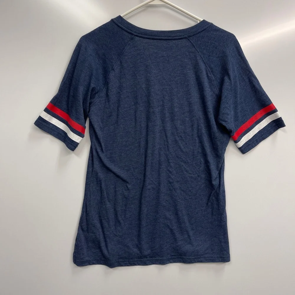 Nike‎ Twins V-Neck Tee Size Large